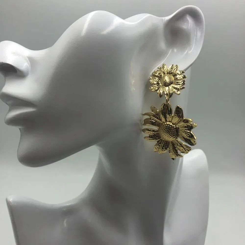 18K Gold Plated Women's Sunflower Pierced Earrings Dangling Bold Floral Chic